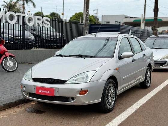 FORD FOCUS 2.0 GHIA 16V GASOLINA 4P MANUAL